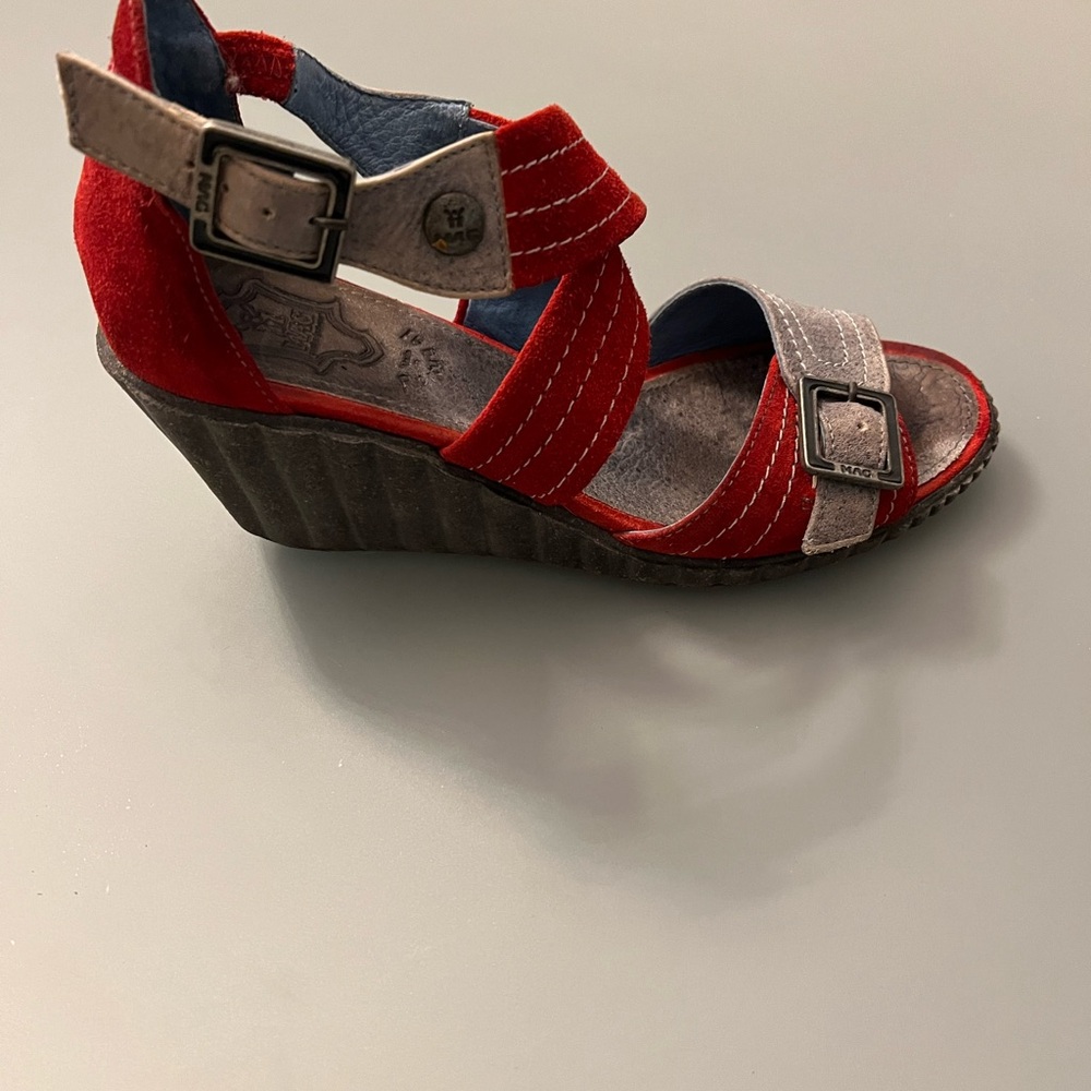 Mag wedge sandles